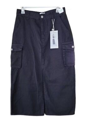 NWT Black Cargo Pocket Midi Skirt Large